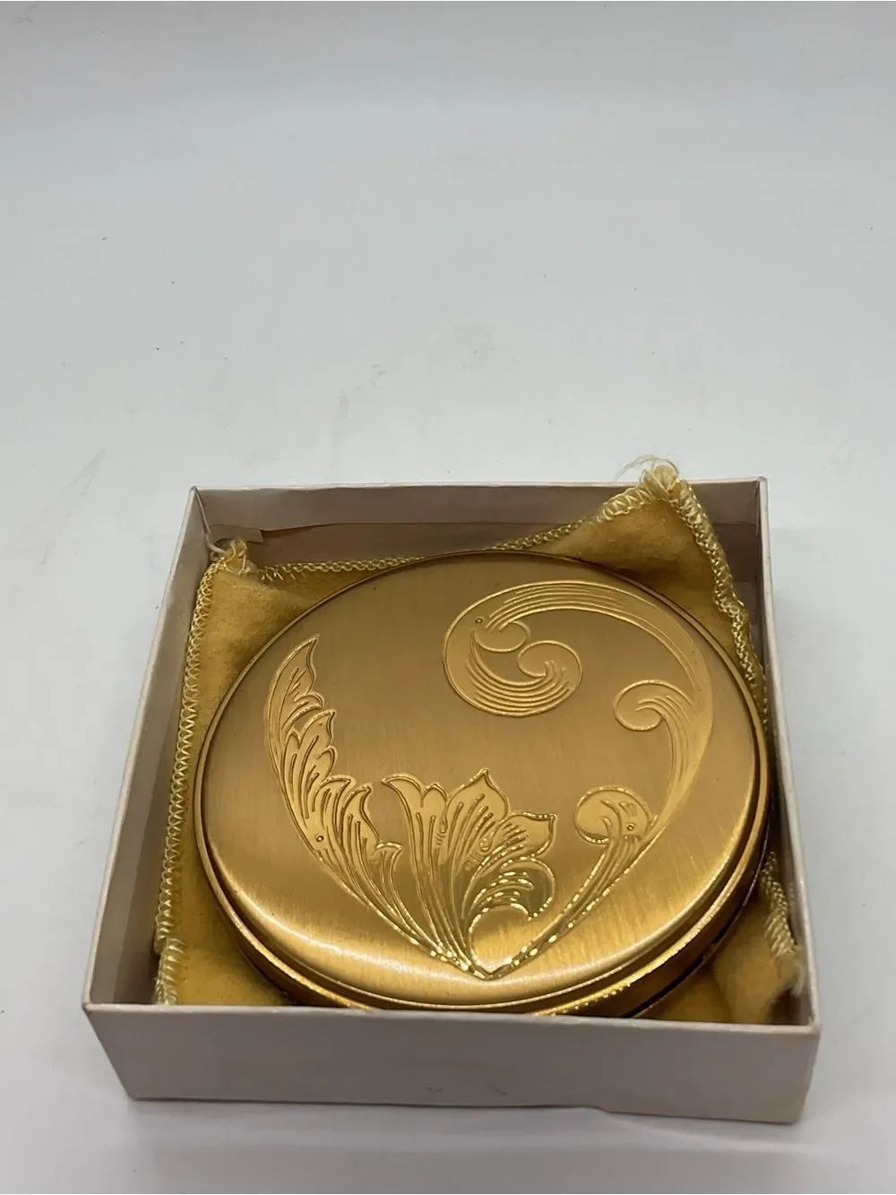 Vintage Gold Tone Floral Embossed Compact Mirror with Pouch